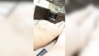 【大王叫我来寻她】坐标莫斯科，前方战火连天，小伙家中玩双飞，中西结合，极品美人妻妩媚妖娆