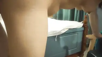 【大表哥丶茶花】约操人妻骚熟女，骚的很要摸屌，摸穴受不了求进来，怼着骚逼就是操