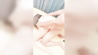 年轻体力好【下篇】一人大战两个妹子，轮番作战操起来，拍摄角度很专业