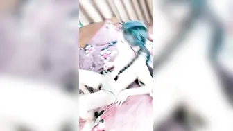 泰国小伙PK俩泰国小妹【1】成双成对啪啪啪~解锁站立躺骑乘各种操B姿势~萝莉叫声迷人，激情精彩！