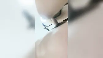 年轻短发学生头新人妹子，贫乳苗条身材，互玩69，无套女上位打桩