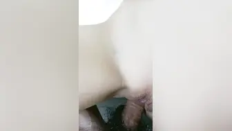 强力推荐！三男两女淫乱小萝莉！小妹妹超嫩，一人一个操嫩穴，还有个老哥旁边拍摄