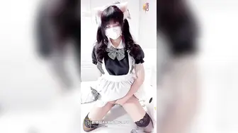 超萌极品可爱网红美少女【小晗喵】猫耳女仆让我来品尝主人的肉棒吧~ 幻想主人肉棒入侵，AV棒蹂躏嫩穴