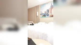 专业团队酒店自拍无套啪啪女仆装，传教士打桩白浆流出多个角度抽插，还个男主继续来
