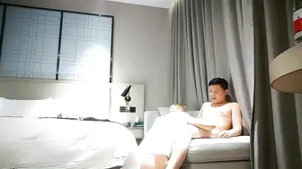 【沈公子】23岁大胸女神今夜相会，长腿翘臀高抬，沙发啪啪看乳浪滚滚，手法专业娇喘呻吟干高潮