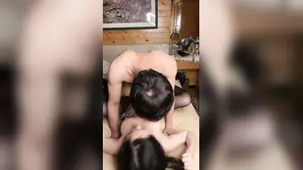 长相可爱的牙套妹子，说说嗲嗲的超级可爱女仆妹子，给大哥哥深喉吃鸡鸡，无套女上位，伸着舌头颜射一脸和舌