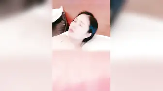 韵味十足的少妇露脸做爱直播，口交无套啪啪传教士特写白浆身处
