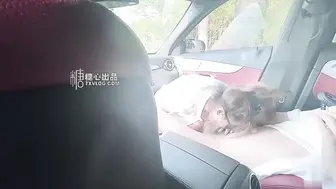 [糖心Vlog] 【淫娃女宠】 91土豪副驾上的专属性玩物【兔兔】香车美女户外车震，一路开车骚的不行，停车开炮爽得嗷嗷叫