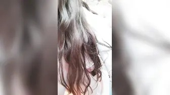 漂亮眼睛极品颜值女神【热舞篇】下海大尺度秀 ，义乳露奶装超嫩粉穴，手指扣弄拿出假屌抽插，翘起大屁股掰穴搞得湿湿