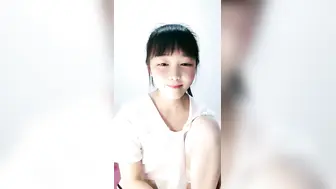 极品02年可爱萌妹【大学宿舍】下海捞金【上篇】花季颜值大开M腿，速插敏感嫩鲍淫汁不断溅出，媚态尽露，少女极致享受表情太上头了