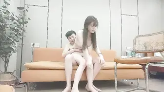大圈170CM极品模特，齐逼短裤顶级美腿，C罩杯大奶，骑乘抽插扶着椅子后入