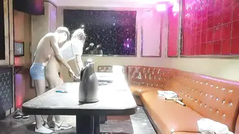 全网商K偷拍独家，2000包间干漂亮小姐姐，前凸后翘，浪劲十足，沙发高跟啪啪激情无限