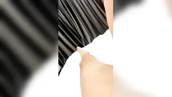 刚下海萝莉嫩妹和炮友激情大秀，高跟鞋情趣短裙，撩起裙子性感屁股揉穴，翘起屁股掰穴特写，第一视角抽插猛操