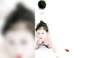 去诊所输液让医生给干了【中篇】露脸大姐姐黑丝情趣被医生按在床上各种爆草抽插，浪荡呻吟被射进骚逼里精液流出