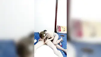 风骚的大姐开档黑丝与领导约会激情啪啪，全程露脸各种体位伺候大哥抽插，浪叫呻吟与狼友互动撩骚精彩刺激