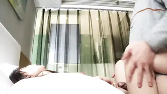 酒店约操白领小姐姐，超级嫩小逼里面很湿，C罩杯坚挺白嫩美乳，吸吮大屌舔蛋，后入激情爆插2K搞高清