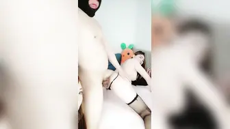 蒙面大哥双飞两个极品撒骚妇【上篇】露脸黑丝高跟三通抽插玩弄，道具爆菊花口交大鸡巴，边草边享受骚逼舔蛋蛋刺激