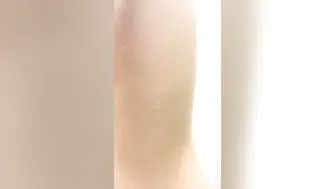 纯素颜9分女神，现场卸妆，洗澡站着撒尿，极品胴体，超清镜头展示极具挑逗