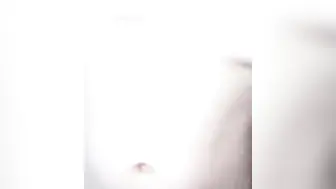 【脸红的夜晚】颜值绿播尝到甜头，收益暴涨，艳舞，女警装，特写鲍鱼