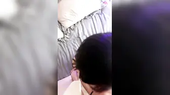 东北一豪放女，和男友直播做爱啪啪，先打飞机，口交，再女上位表情很销魂