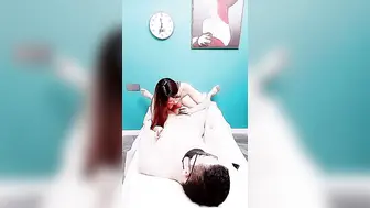按摩店的无限春光，头号技师，肤白貌美小少妇，眼镜男来享受，清晰度提升，视觉效果满分有特写