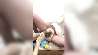 【少妇的感觉】独树一帜的倒立抽插，这蜜桃臀高耸，折叠式看自己骚穴被干，谁来挑战？