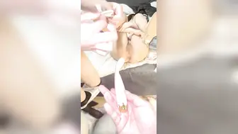 【初恋的香味】极品女神双飞场，双姝争艳人气登顶，专业黄播团队，香艳刺激淫靡佳作