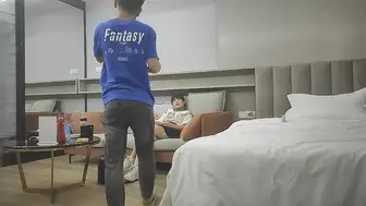 【我有一台拖拉机】2000约腼腆小姐姐，这颜值怎么忽高忽低的，翘臀圆润，小伙暴力插逼，陶醉其中爽了