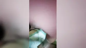 黑丝小淫娃激情大秀，白虎骚逼看着水好多，自慰呻吟道具爆菊花不停抽插，撅着屁股给狼友看好刺激不要错过