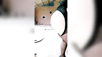 黑丝高跟骚姐姐【上篇】勾搭库房大爷，衣服都没脱就干上了，全程露脸深喉大鸡巴，无套爆草抽插，淫声荡语不断浪叫
