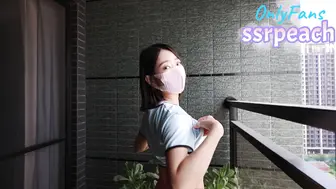 ssrpeach穿着性感瑜伽裤背着男友偷情，说晚上还要和老公做爱 不让我内射！劲爆完美身材极度淫骚