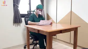 【医院捐精上】 大奶医生手淫取精