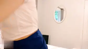 淫荡空姐等不及脱衣服就开始服务她的VIP客人 loliiiiipop99 下面有根棒棒糖 OnlyFans