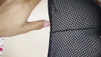 刺激偷情实录 趁嫂子在睡觉直接上床插入