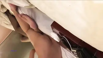 单位领导酒店约炮极品身材的人妻少妇下属换上情趣丝网玩吃鲍鱼