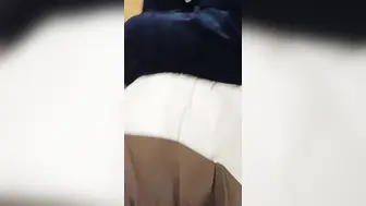 气质尤物轻熟女女神，先自慰再啪啪，无套操逼手持镜头最后内射