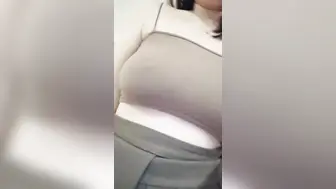气质尤物轻熟女女神，先自慰再啪啪，无套操逼手持镜头最后内射