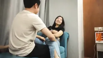 少妇酒店赴约做爱，玩刺激_扶着屁股后入撞击，就是享受过程
