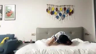 调教制服母狗，用小穴温暖大鸡巴