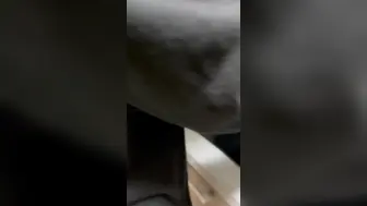 亲哥哥半夜帮我煮面吃，我蹲着吃她鸡巴