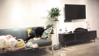 你轻点我怕又大又粗 啊啊好痛我逼小帮你撸出来吧 太厉害了你老婆受得了么