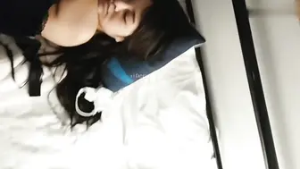 国产情侣自拍 与女友美好的性爱时光 女友的娇喘和呻吟声不断传来，她那丰满的乳房和紧致的臀部在镜头前晃动
