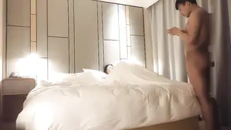 大长腿妹子，舔弄口交大力猛操
