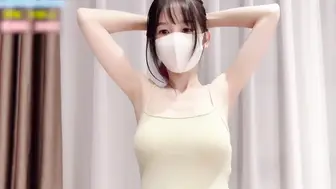 舞蹈班小侄女 沦为舅舅的玩物 用内裤绑头发 嘴咬内裤怕叫太大声