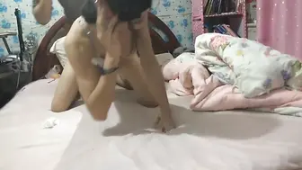 骚妇边打电话边被操