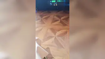 骚妈ktv全裸开嗓，边唱边操，话筒传出激情呻吟