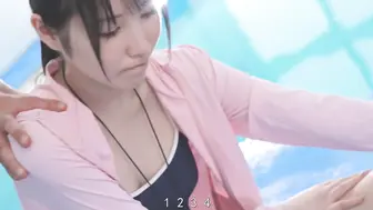 HMN-751 [中文字幕]学校泳装中出训练 新任女教师十年来首次穿学校泳装，被迫将双腿向上滑动，精液飞溅，湿透。香水纯