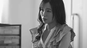 JUQ-615 [中文字幕] 流川はる香 - 專屬絶世美女，「睡著了―。」 意識到時總是睡著了…人妻猥褻中出診察ROOM