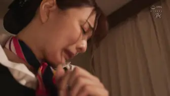 DASS-359 [中文字幕] 佐野ゆま - 與飛機延遲暴怒惡質VIP乘客的溫暖舔腳黏著性交的墮落頭等美腳CA